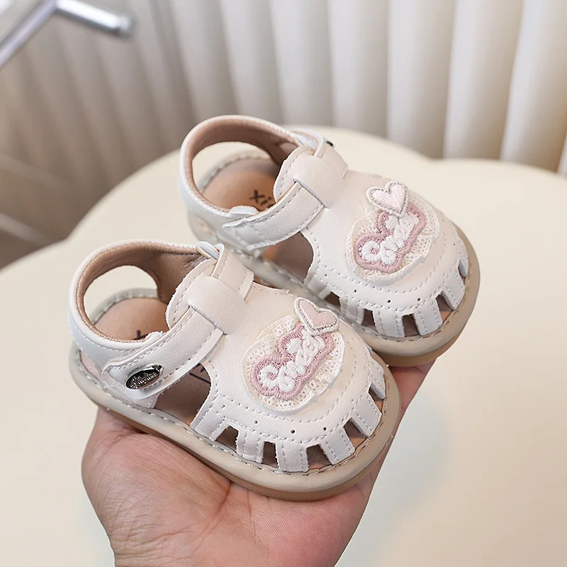 2026 Newborn Baby Girl Sandals Summer Embroidered Leisure Comfortable Lightweight Soft Sole Wrap Toe Sandals