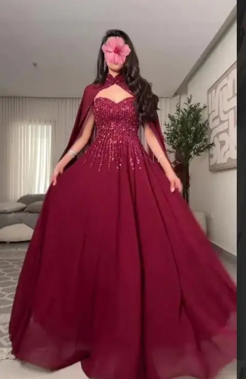 ชุดราตรีทรงเอไลน์แบบมีผ้าคลุมประดับลูกปัดสำหรับงานแต่งงาน ดีไซน์คอวี  แบบสั่งตัดพิเศษ