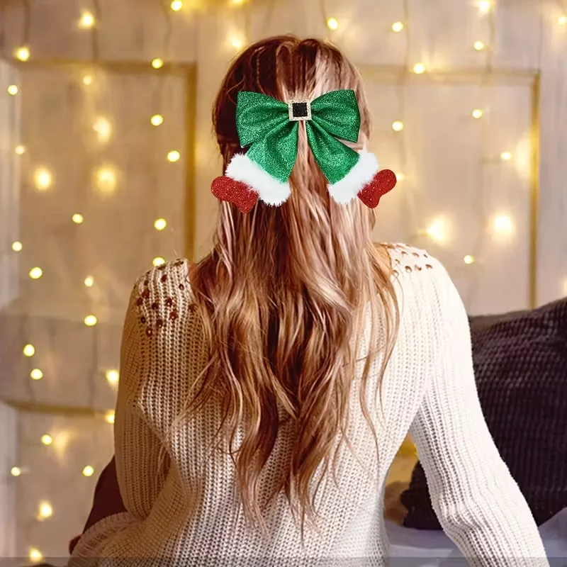 1 Weihnachts-Haarspange – glänzende rote Schleife mit goldener Schnalle und Weihnachtsmützen-Anhänger, glänzende Entenschnabel-Haarspange für Damen, für festliche Anlässe. – Detail 3