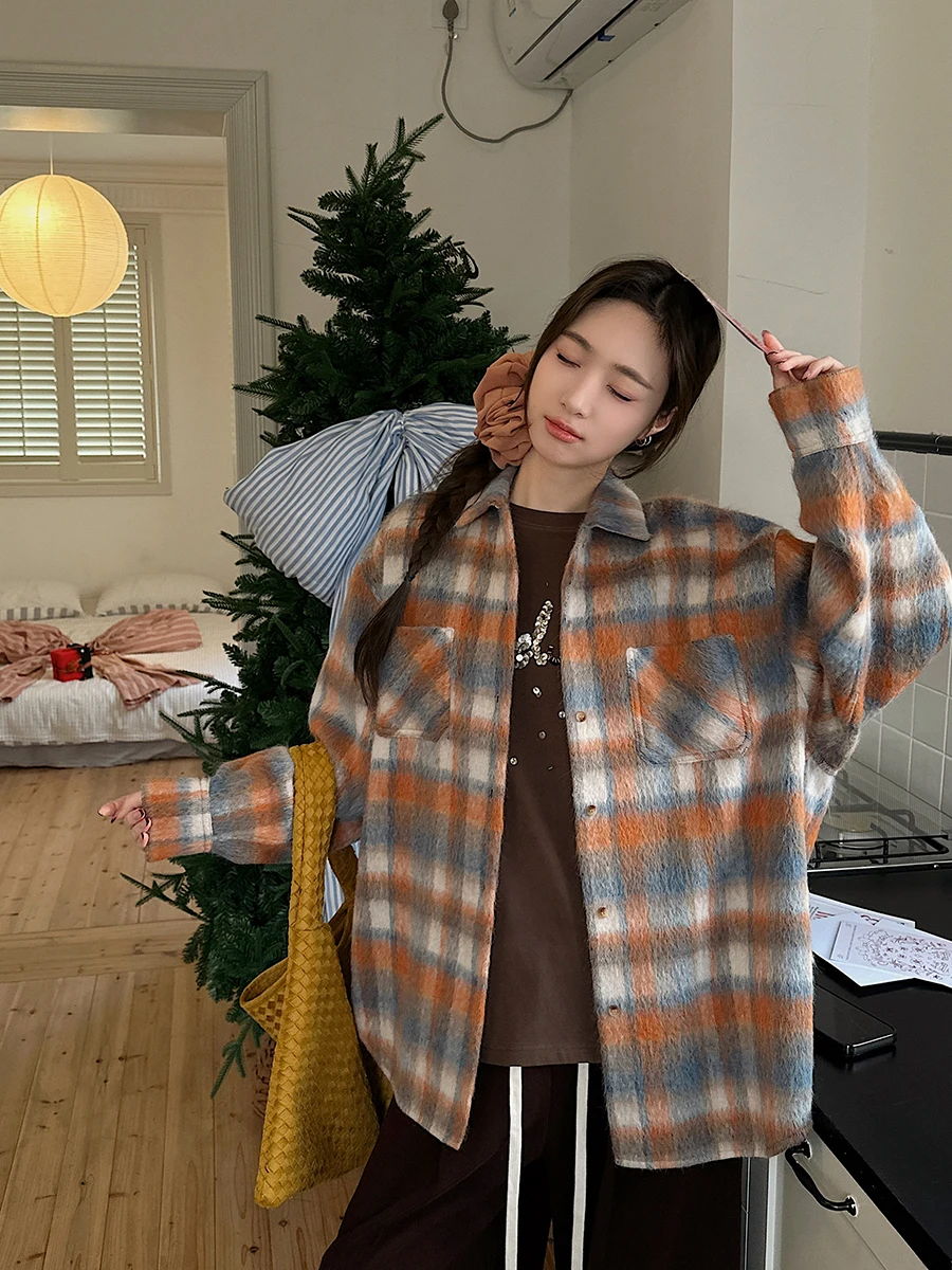 

Early Spring Casual Plaid Floing Coat Straight Leg Length Sve Regular Thin Button Closure Women's Jaet