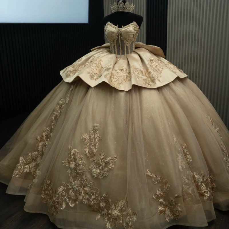 

Champagne Shiny Ball Gown Quinceanera Dresses Off The Shoulder Applique Lace Beading Crystal Bow Tull Party Birthday Sweet 16