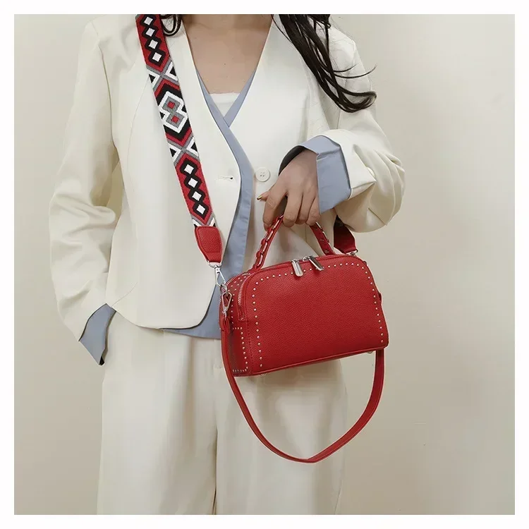 

Стильная женская сумка 2025 года — искусственная кожа премиум-класса, 2-сторонняя переноска, дизайн с замком, прямая - одобренная мужчинами