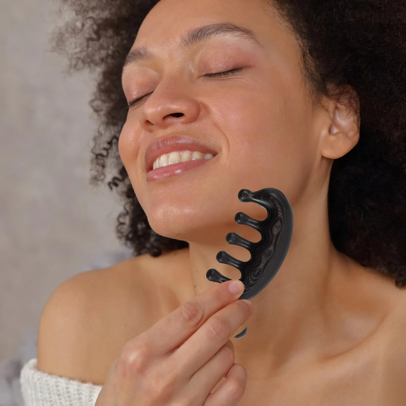 

Natural Sandalwood Massage Comb Solid Wood Thickened Design Ergonomic Grip Scalp Facial Hair Massager Portable Wooden Guasha