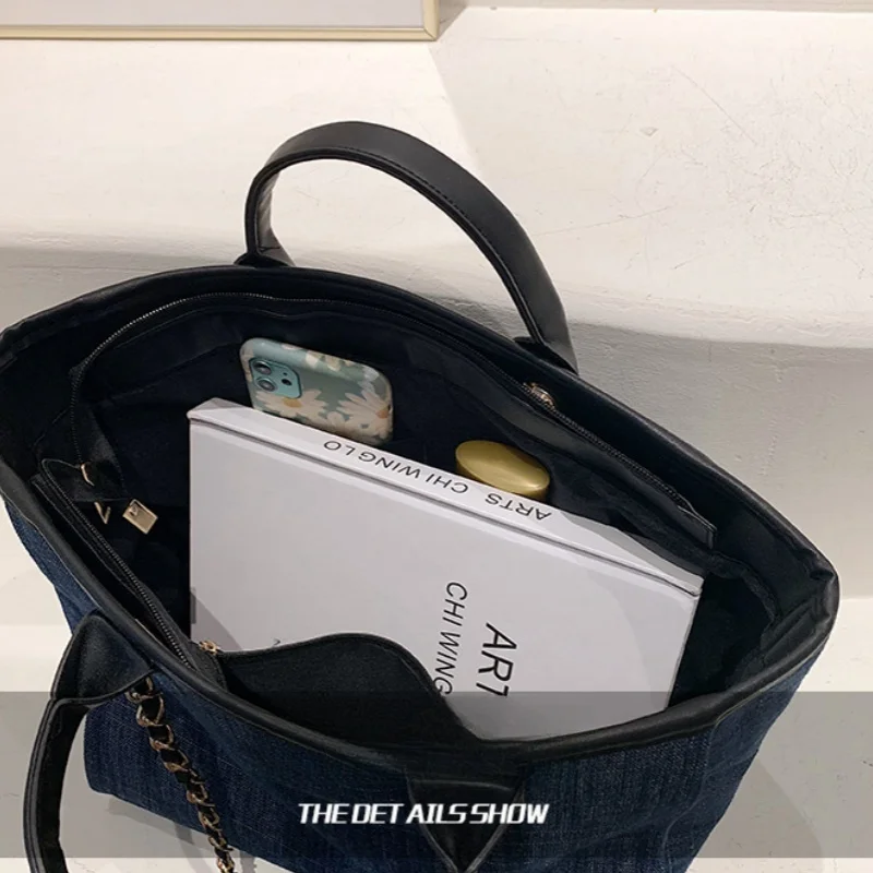 Borsa tote portatile in tela stampata con lettera alla moda borsa in denim con catena a tracolla di grande capacità di moda europea e americana