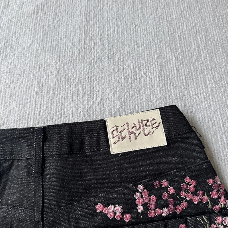 2026 New DERSCHUTZE Streetwear Knee Length Bottoms Men Traditional Plum Embroidery Multi Button Black Shorts view 6