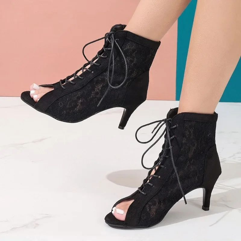 2025 ماركة أحذية السيدات اللمحة تو المرأة الصنادل الجديدة الجبهة الدانتيل متابعة شبكة أفضل بائع حجم كبير كعوب عالية على الموضة صندل الأحذية