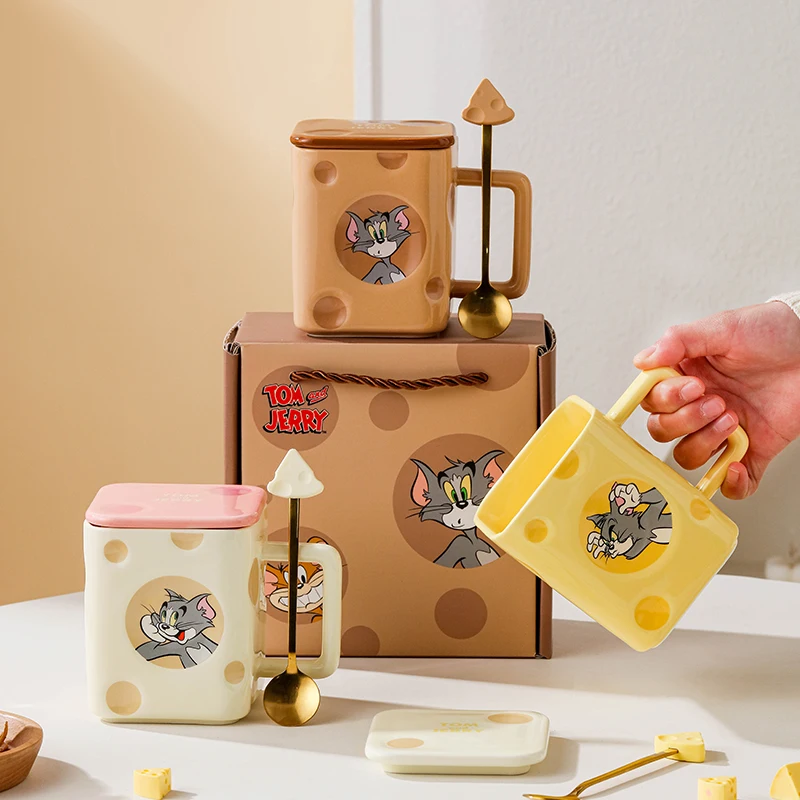 Cute Tom and Jerry Ceramic Mug With Lid Spoon Cartoon Tom Cat Jerry Mouse Coffee Water Cup Home Drinkware Kid Birthday Gift Box