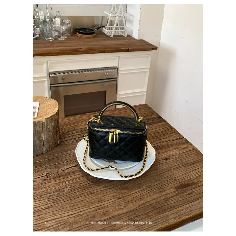 

Простая модная женская сумка для подгузников, элегантная сумка через плечо, большая вместительная сумка из винтажной кожи, роскошная дизайнерская сумка для поездок на работу, модная и стильная.