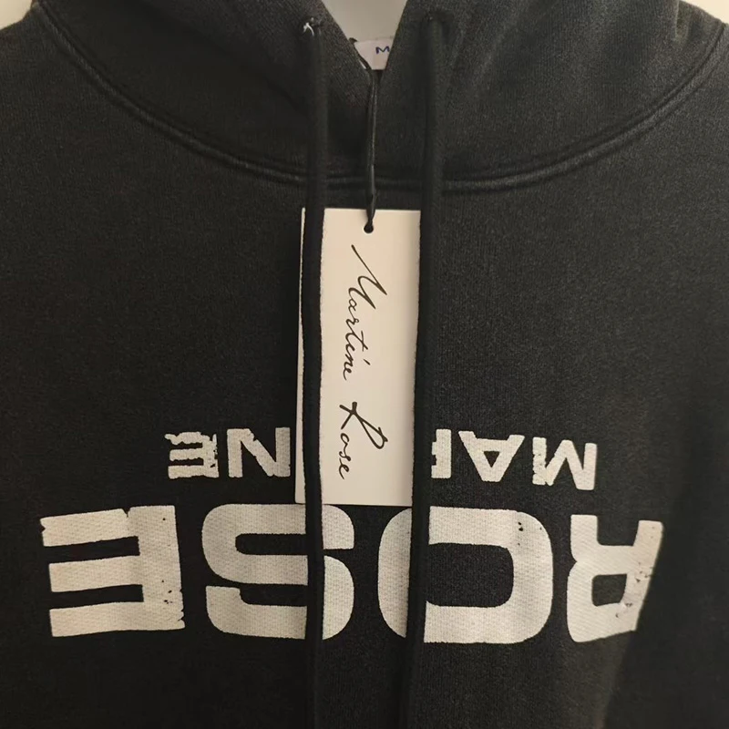 25FW أفضل جودة كلاسيكي مقلوب رسائل شعار طباعة مارتين روز هوديي مقنعين الرجال النساء زوجين Vintage البلوفرات السوداء المغسولة