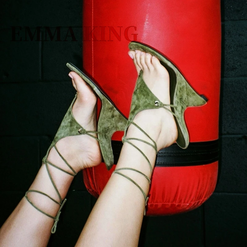 

Женские коричневые замшевые сандалии, пикантные туфли на танкетке со шнуровкой и шлепанцами, роскошный дизайн, летние женские сандалии с запахом на щиколотке