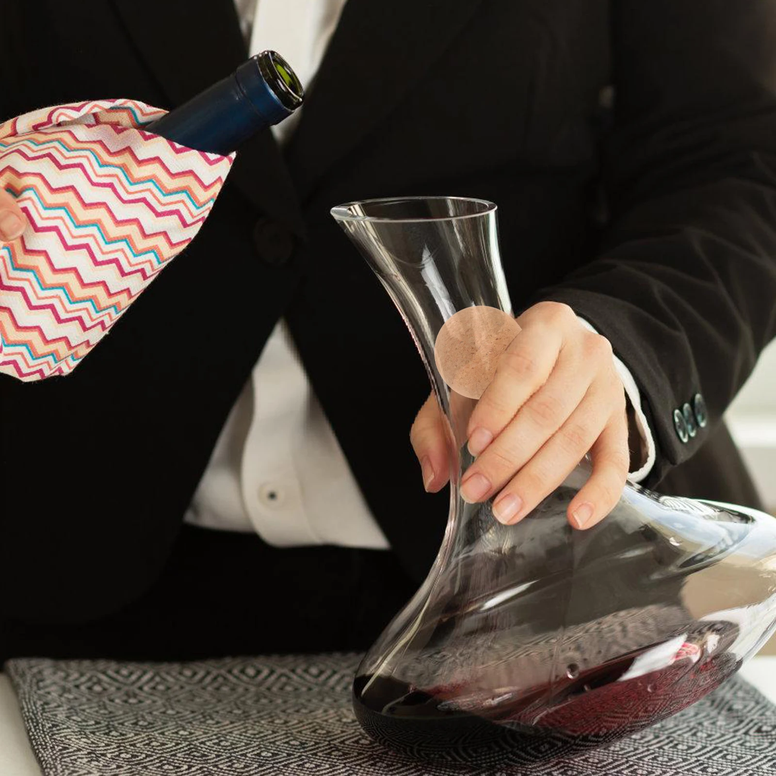 

2Pcs Wine Corks Natural Cork Material Airtight Seal for Freshness Easy Insert Remove Multi-Function Decanter Accessory Portable