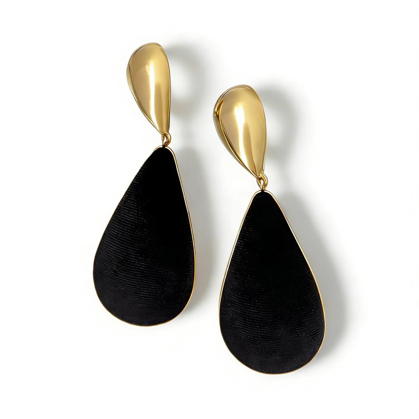 2026 Fashion Designer Brand Water Droplet Black Velvet Ear Clip Luxury Earring Women Jewelry Runway