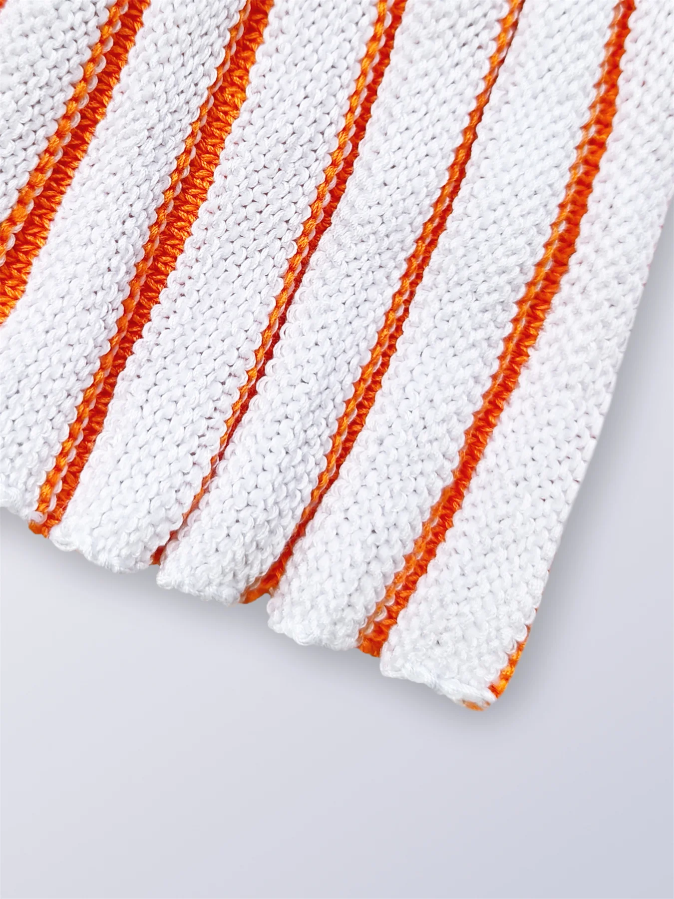 Sexy figurbetontes Kleid mit V-Ausschnitt und Schnürung, Kontraststreifen, hohe Taille, gestrickt, Slinky Summer Beach Club