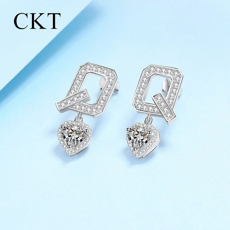 Luxury Drop Earrings for Women 2ct Moissanite Diamond Letter Q Earrings Platinum Pt950 Gold Wedding Fine Jewelry Girl Gift