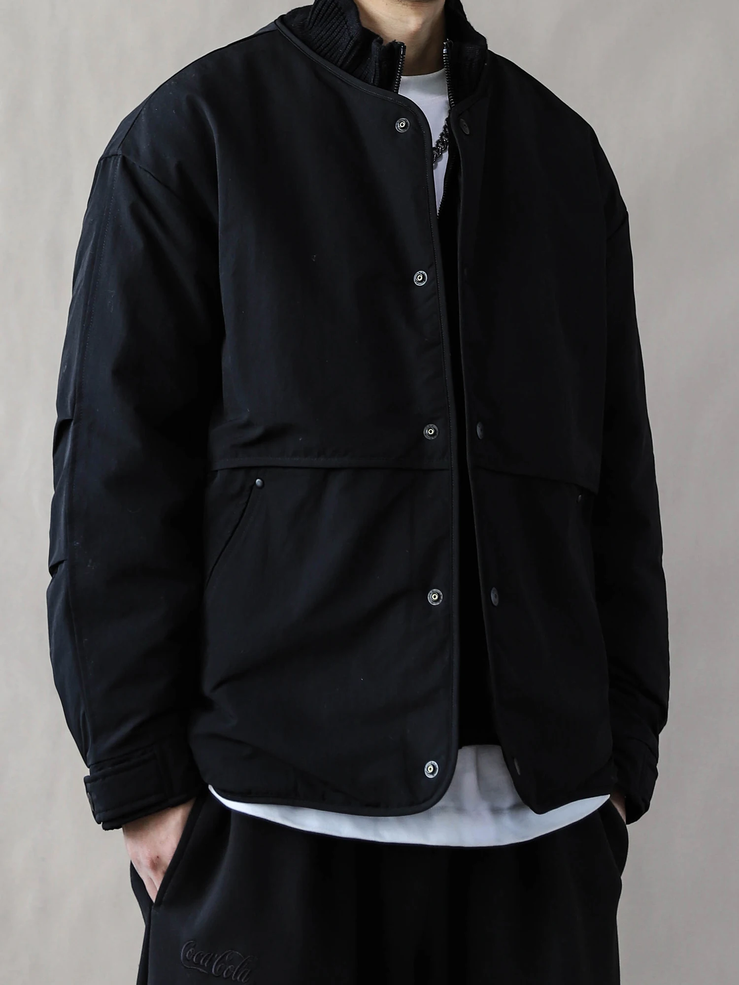 

Мужская ретро-куртка-пуховик с воротником-стойкой, свободного кроя, для активного отдыха, повседневная, теплая, черная, из полиэфирного волокна, с наполнителем из пуха