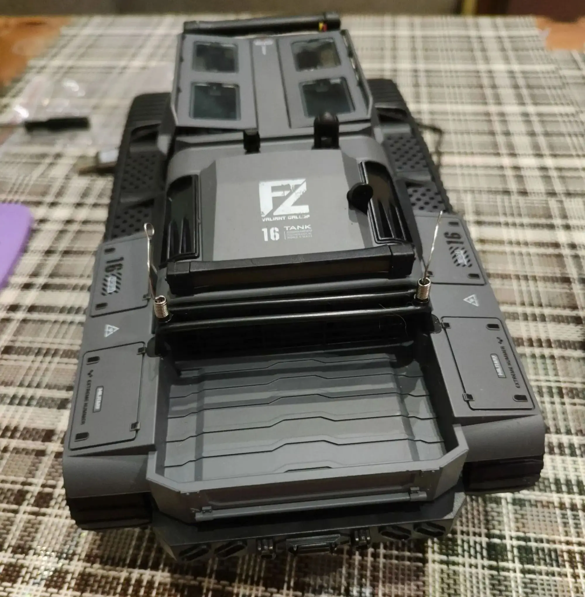 JJRC C8812 RIPSAW EV3-F4 Full Scale Tracked RC Tank Simulation