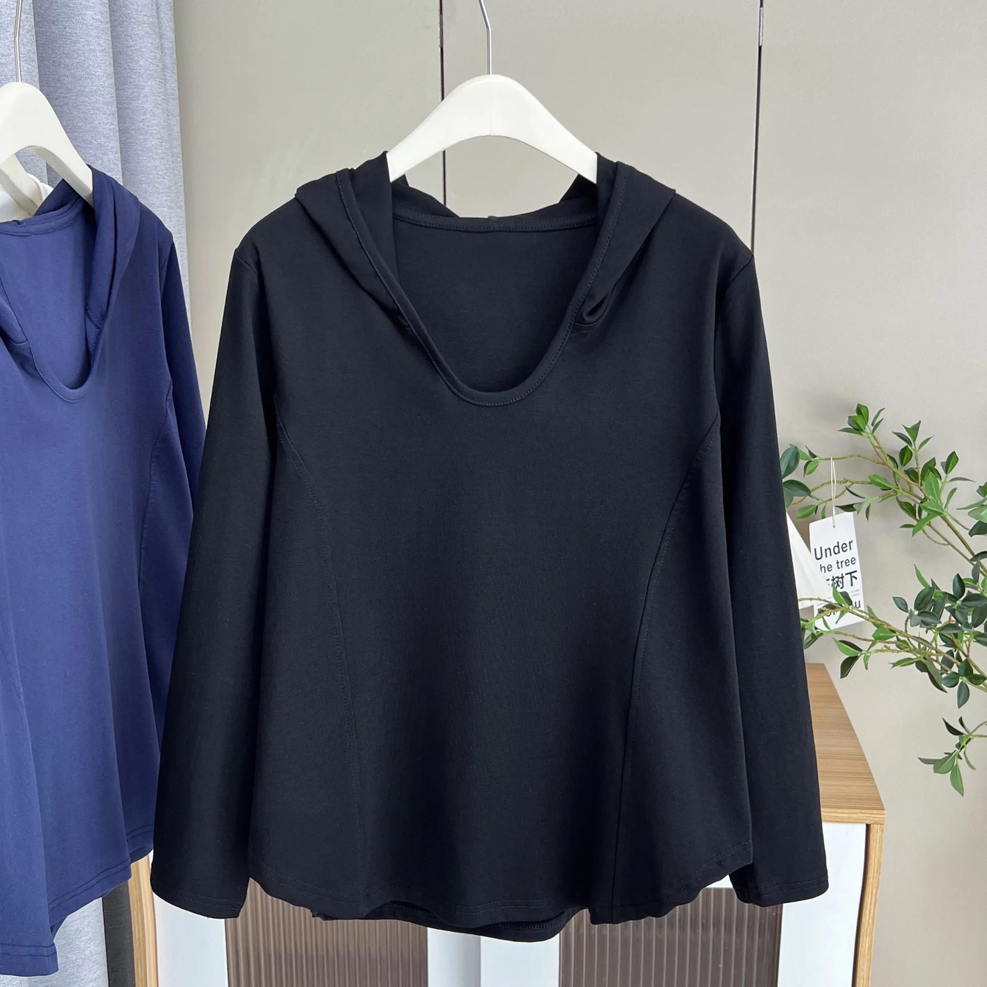 Grande taille femmes T-Shirt automne nouveau décontracté coupe tridimensionnelle à capuche à manches longues hauts col en v sweats à capuche