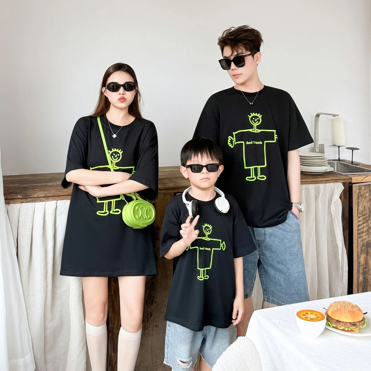 

Family Fashion Matching Tees Mother Father and Daughter Son Cotton Short Sleeve T Shirt Korean Parent-child Outfit Baby Bodysuit