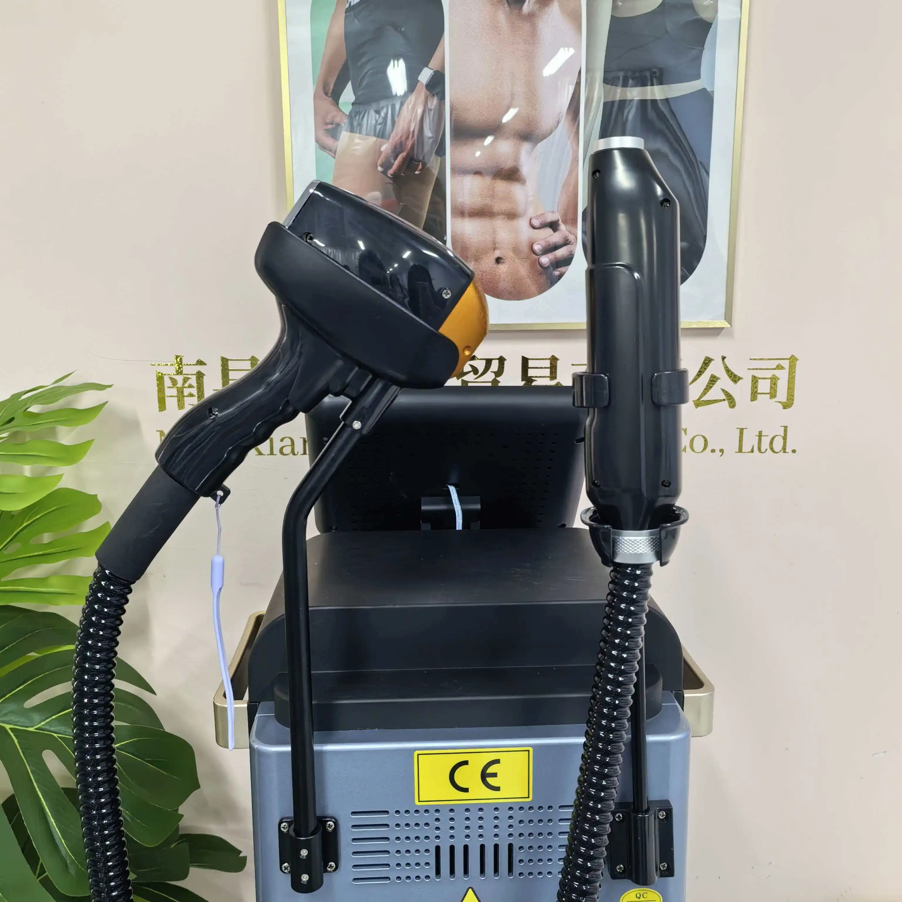 Diode Hair Removal 4 Wavelengths Pico Tattoo Removal Machine 755nm FAC Collimation Ice Cooling System