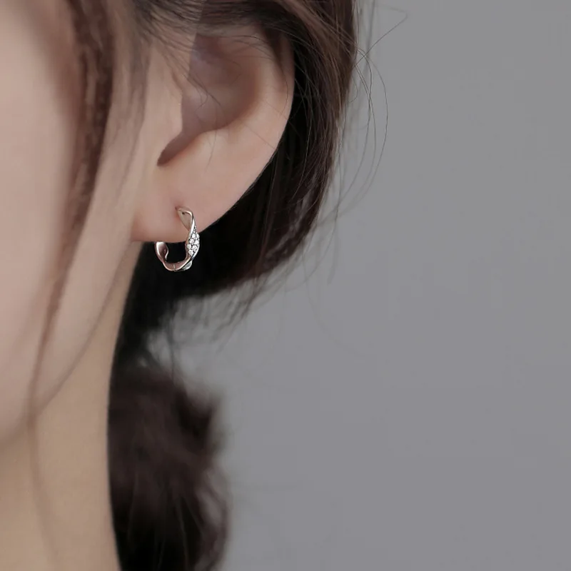Geometric Design 925 Sterling Silver Inlaid Tiny Zircon Mobius Strip Wave Hoop Earrings for Woman Girls Jewelry Accessories Gift
