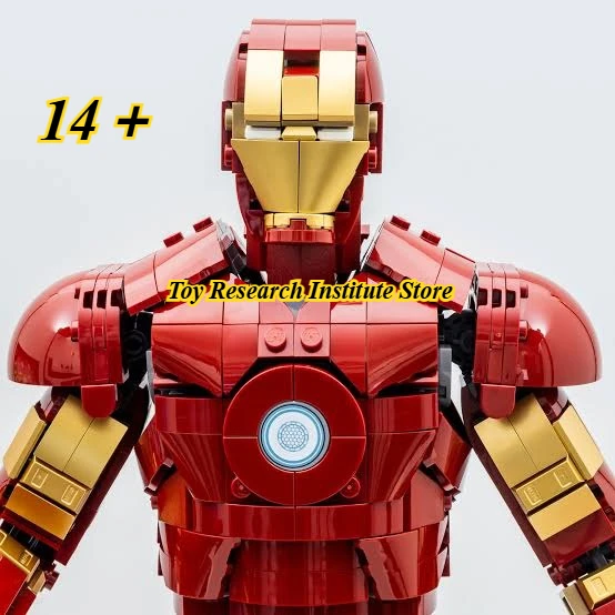 

Игрушка-фигурка Disney 2026 MOC 76344 Steel Hero MK42 с подставкой для демонстрации, подходит для украшения дома, подарков на день рождения