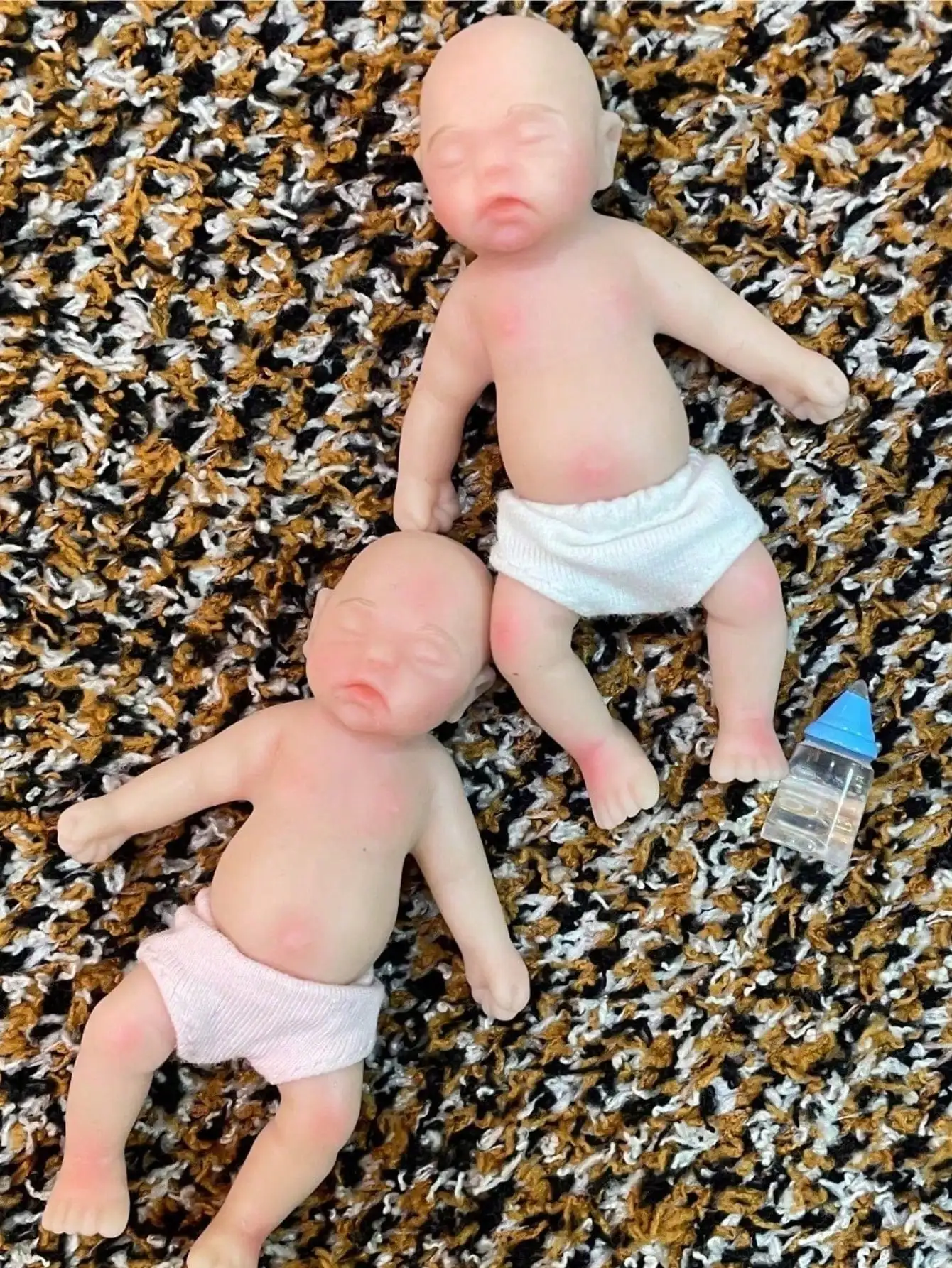 Saskia 1-delige mini-siliconen herboren pop van 3,15 "/8 cm |   Realistische palmformaat massieve siliconen pop |   Geschilderd speelgoed voor pasgeboren meisje/jongen