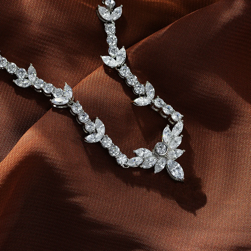 S925 Silver New White Horse Eye 4 * 8 Temperament Series 0.5 Carat Collarbone Necklace 43+3cm Wedding Jewelry