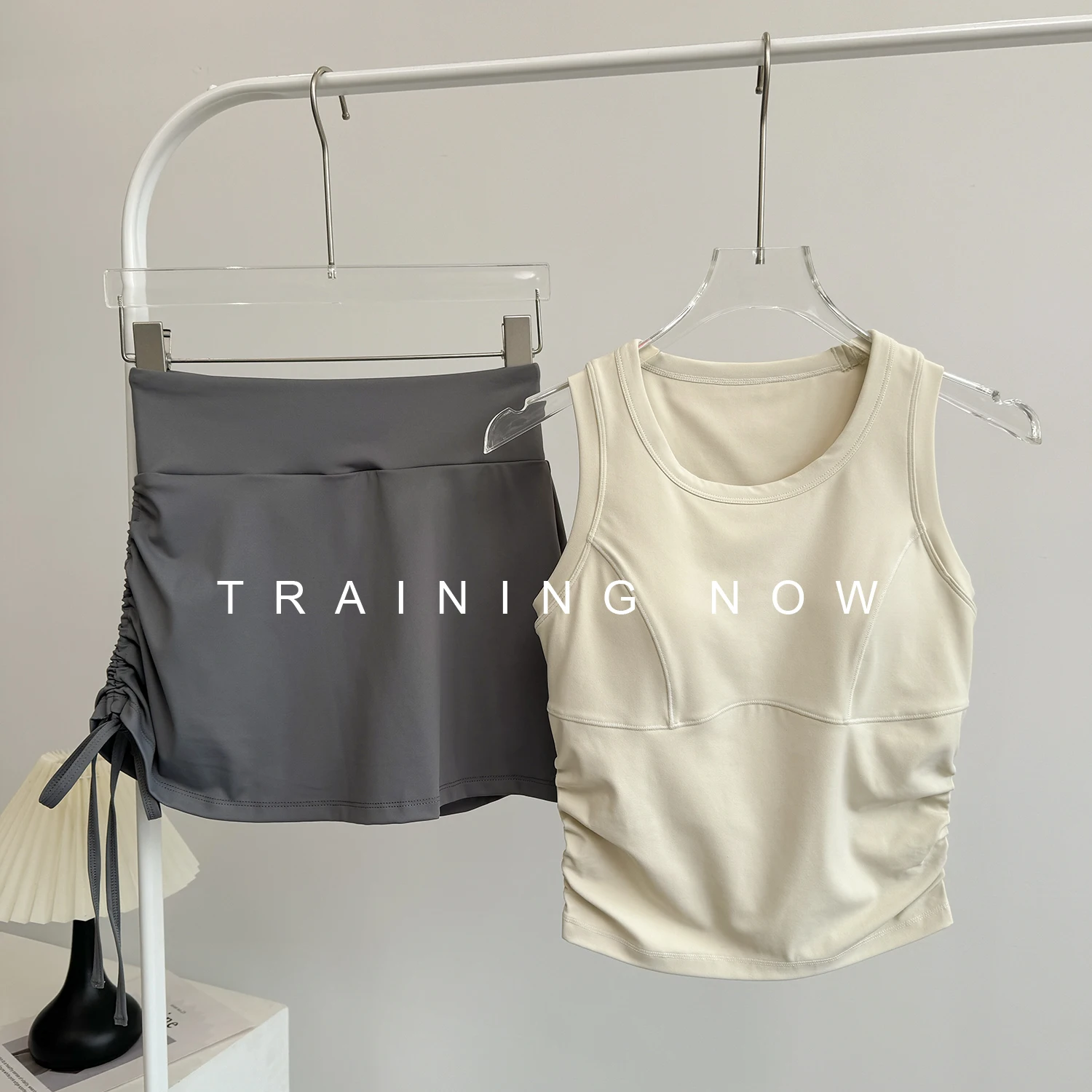 

Yoga clothing new fitness suit women's summer running shockproof sagging beautiful back vest running quick-drying fitness skirt