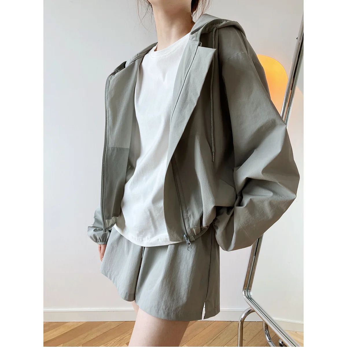 

Повседневный комплект для спорта и отдыха, женские модные широкие шорты 2025 года, с капюшоном и защитой от солнца, комплект из двух предметов 2121