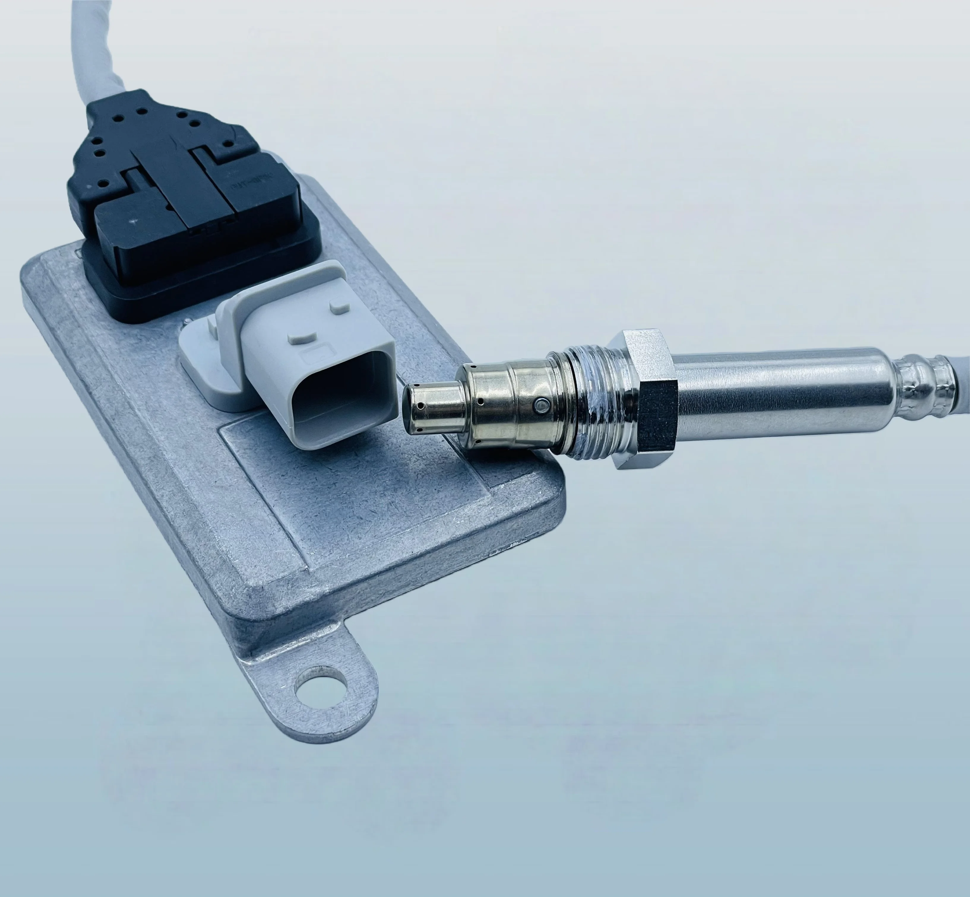 

Zero Defect 24V A0091530028 5WK96653B A0091530004 Nitrogen Oxide Sensor, Suitable ForMercedes Benz, One-year Warranty