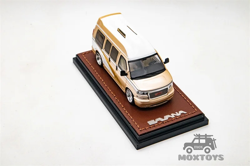 GOC 1:64 GMC SAVANA The Golden Tour limited450 Diecast Model Car