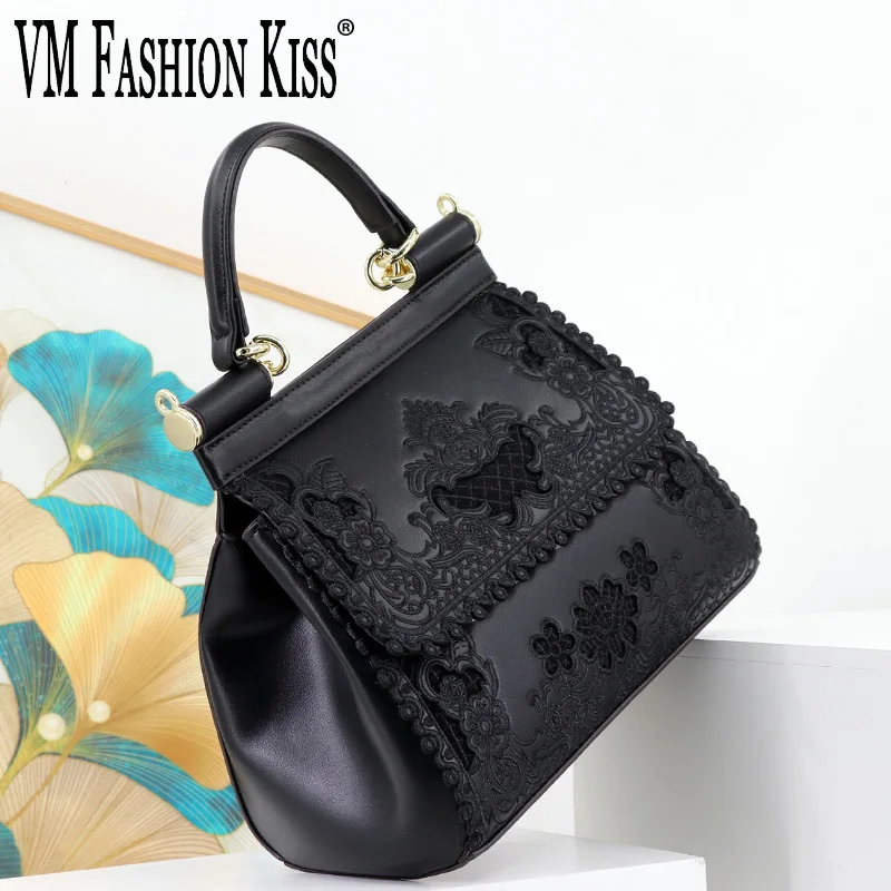 

VM FASHION KISS 2024 Women Frame Handbag Hollow Out Microfiber Messenger Bag Material High Quality Design Ruched Top-Handle Bags