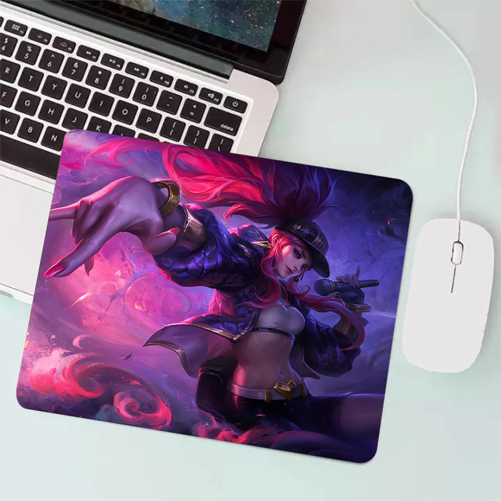 League of ATIONS End KDA Akali Petit tapis de souris de jeu, PC Gamer, clavier, sous-souris d'ordinateur, bureau, polymères, tapis d'ordinateur portable, Anime Maus