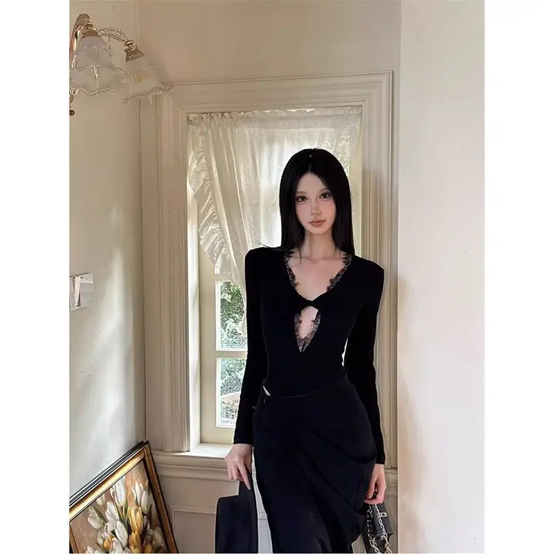 Sexy Lace Splice Long Sve Onesie Women's Faion Autumn New Slimming Design Hollow out Inner Wear Top V-ne ort Sle