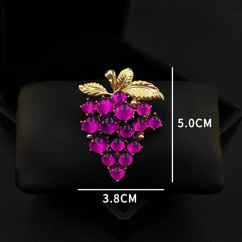 Stylish Vintage Grape Brooch Luxury Purple Sparkling Crystal Lapel Pin Sexy Shirt Suit Fashion Accessory for Evening Party 1823