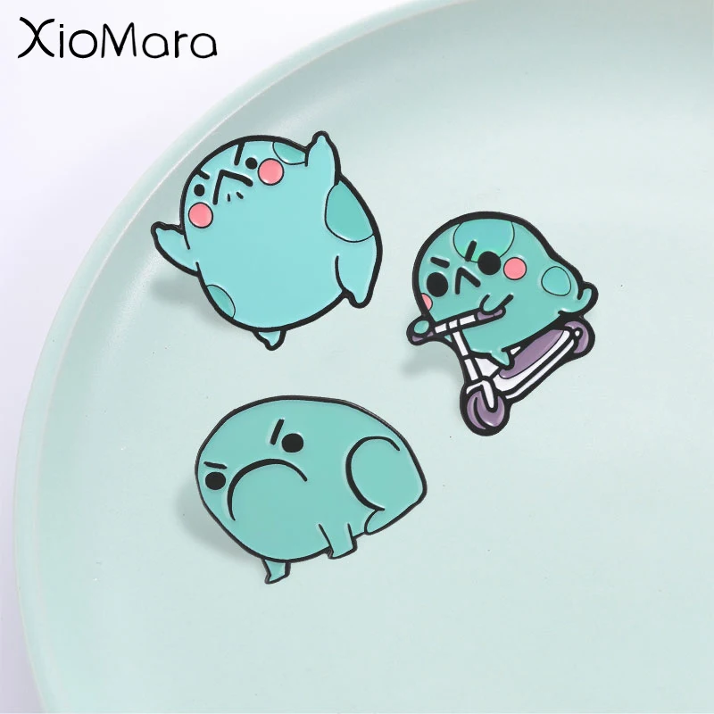 Cute Cartoon Angry Frog Enamel Pin, Funny Meme Frog Badge, Fashion Accessory for Clothes and Backpacks, Gift for Frog Lovers