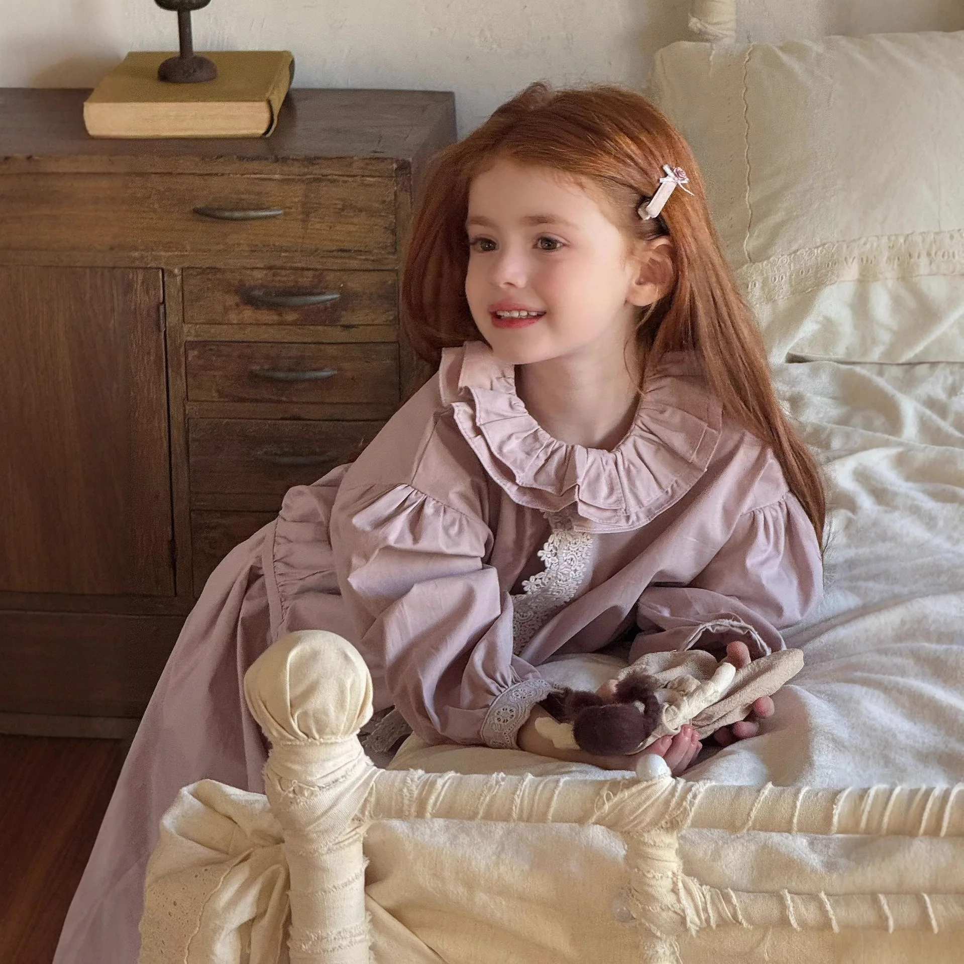 

Осень-зима 2022, новая детская одежда, корейский комплект из утолщенного хлопка для девочек, детский кружевной комплект из двух предметов в стиле ретро