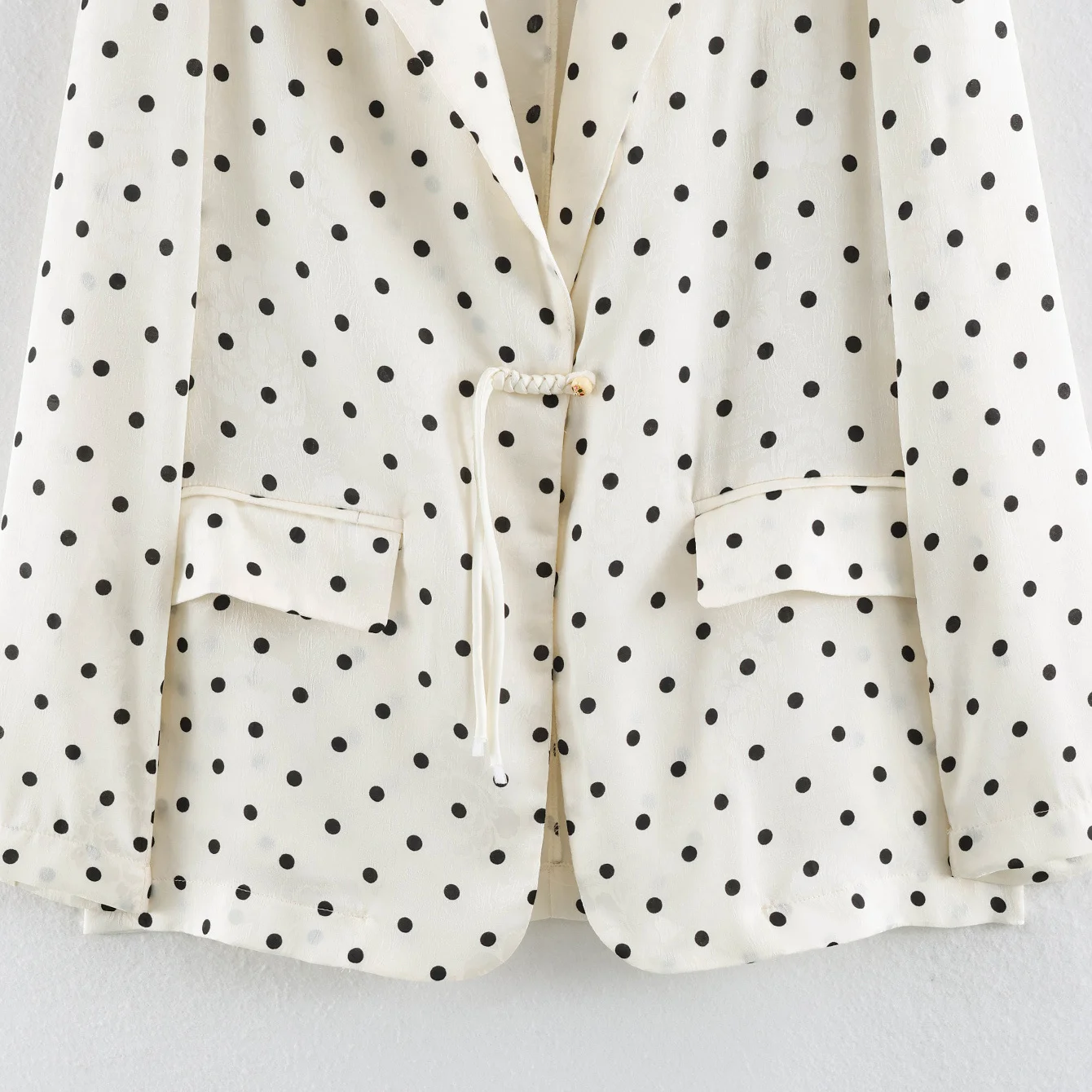 KASLEAD New Women's Fashion Design Polka Dot Hidden Pattern Handmade Button Decorated Suit Jacket Long Sleeve Polyester Fiber
