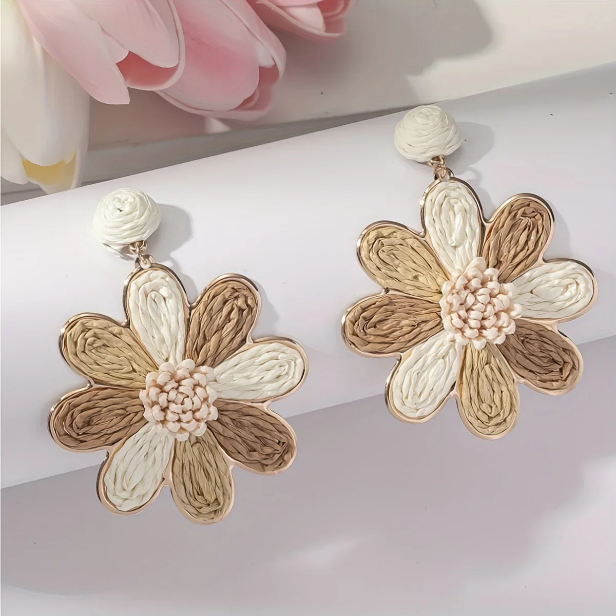 A Pair of Bohemian Lace Woven Flower Earrings, Stylish and Elegant Handmade Women\'s Earrings, Suitable for Vacation and Everyday