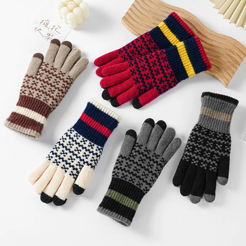 Autumn and Winter Warmth Adult Fashion Knitted Fleece-Lined Gloves with Three Finger Touchscreen Compatibility for Men and Women