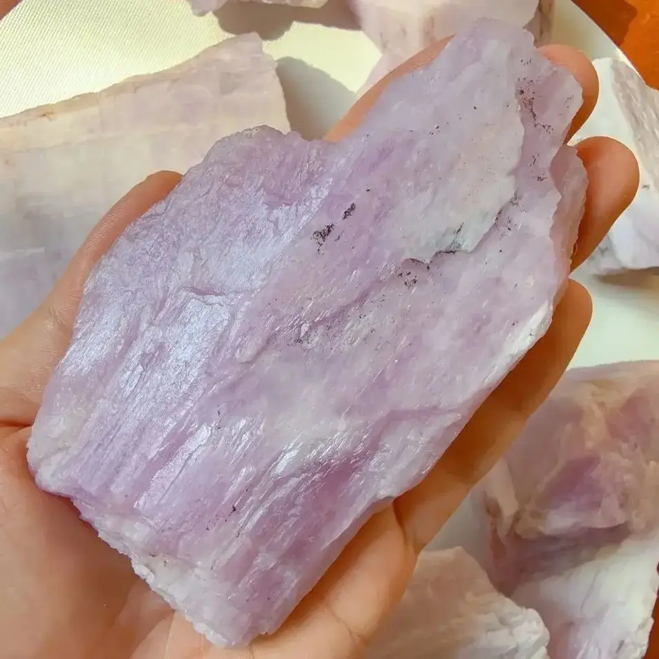 Image of 1 Stück rosa Kunzit-Mineral-natürlicher Kristall, rohes rosa Kunzit-Mineral, Spodumen-Rohstein, Reiki-Heilprobe