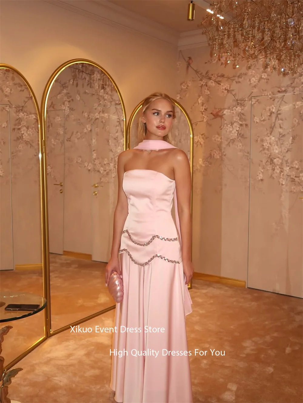 فستان سهرة Xikuo مزين بالكريستال بدون حمالات بدون أكمام من الساتان الوردي فساتين حفلات أشرطة Sukienka Wieczorowa مخصص