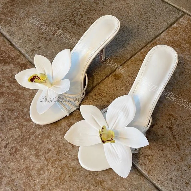 

White Flower Decor Stiletto Slippers Open Toe Slip on British Style Party Dress Summer Women Slippers 2025 Zapatos Para Mujere