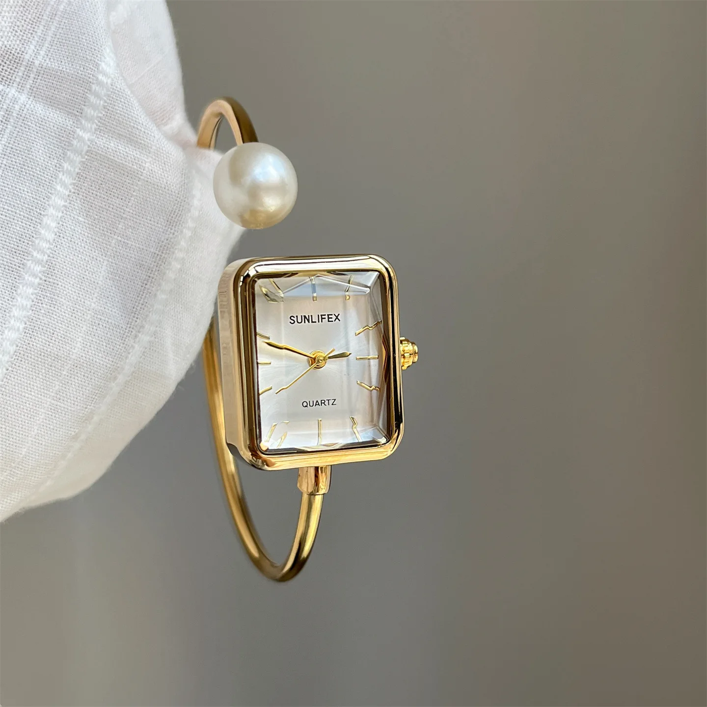 Women's Watch Gold Square Pearl Bracelet Watches light luxury Opening Antique Style Simple Retro Ladies Quartz Wristwatches Gift