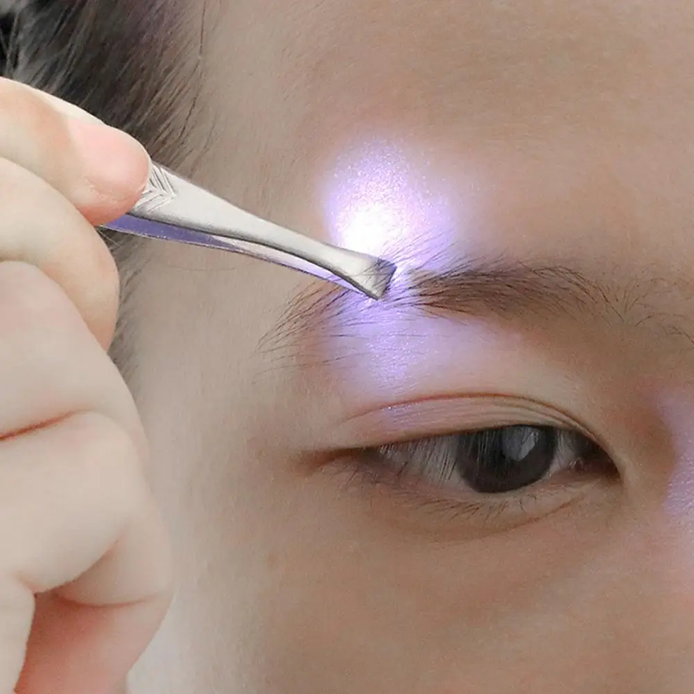 Skin-safe Eyebrow Tweezers Stainless Steel Eyebrow Clip with Led Light Professional Tweezers for Eyelash Brow Hair Removal