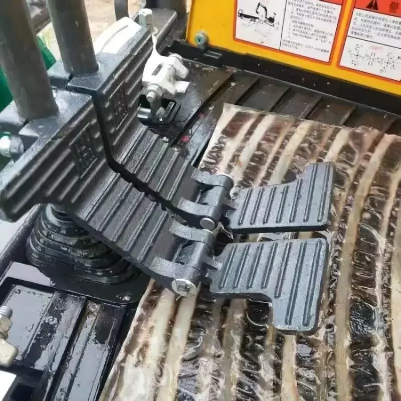 Digging Walking Pedal Kubota 15 SY XG  Drilling-free Welding Directly Install Mini Excavator Lovol 18 XG 15 Lonking 16