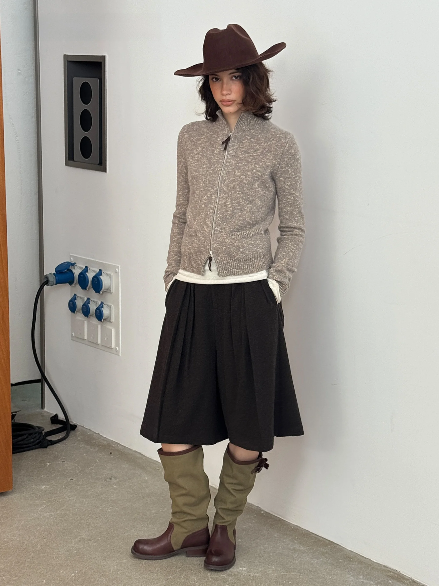 VERMO Woolen Casual Pants Low Waist Wide Leg Pants Crisp Drapey Texture Three Dimensional Pleats Stylish Women's Mid-Calf Tro...