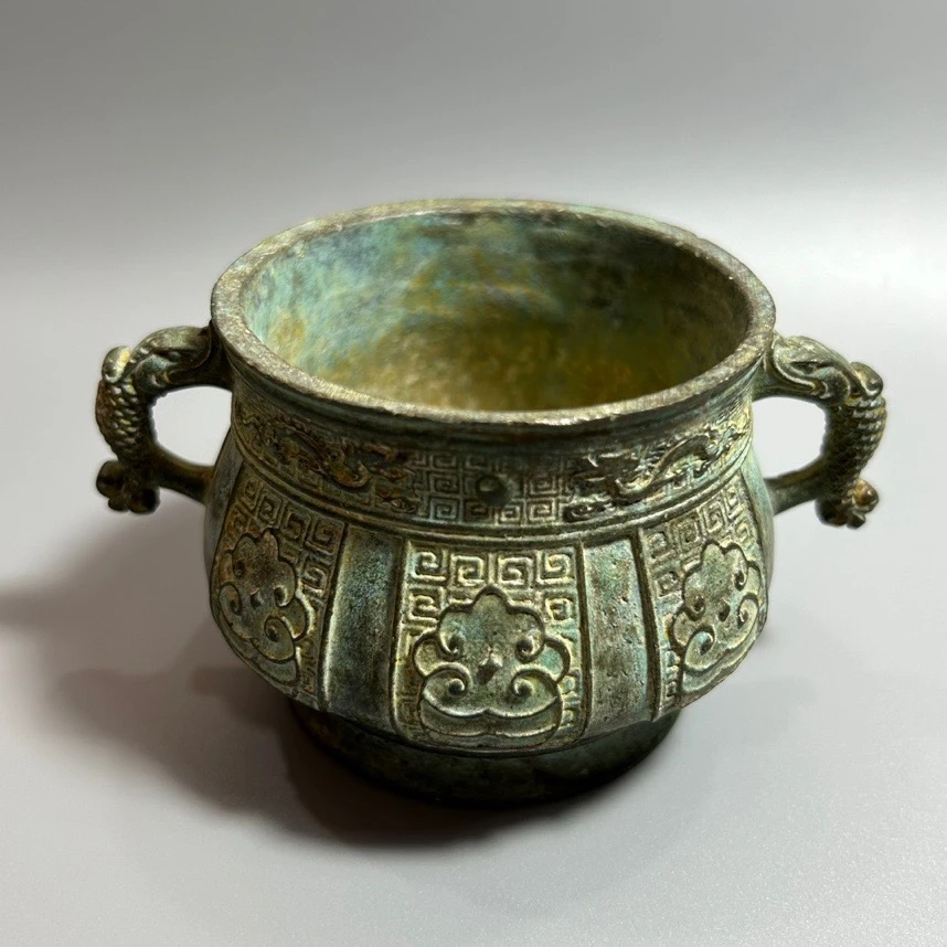 

Chinese ancient Human Faced Beast Cauldron double ear animal cups ancient bronze wine cup ornaments handicrafts
