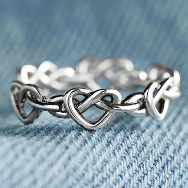 Vintage Hand Carved Geometry Hollow Heart Women's Ring Silvery Color Metal Daily Wear Party Jewelry Anniversary Gift