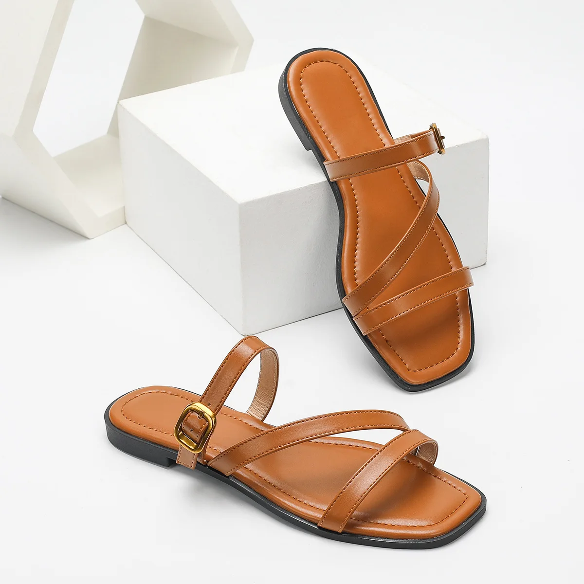 Picture 4: Women's Summer Oversized Solid Color Hollow Design Slippers Fashionable Square Toe Anti Slip Flat Slippers Chain Shoulder Bag